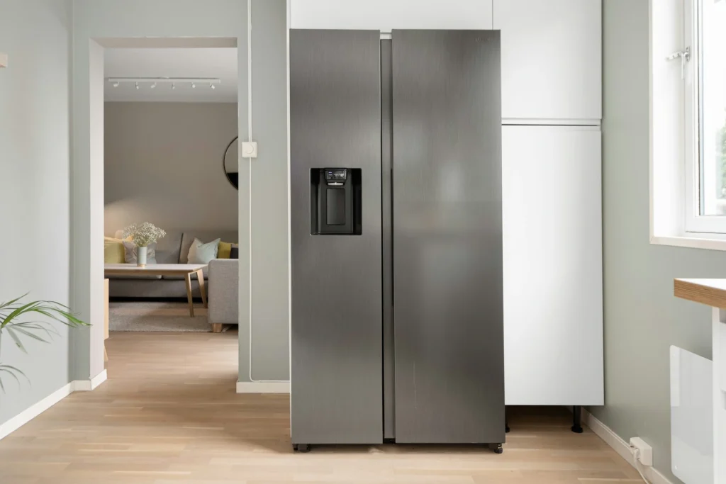 Perbedaan Freezer Kulkas Showcase
