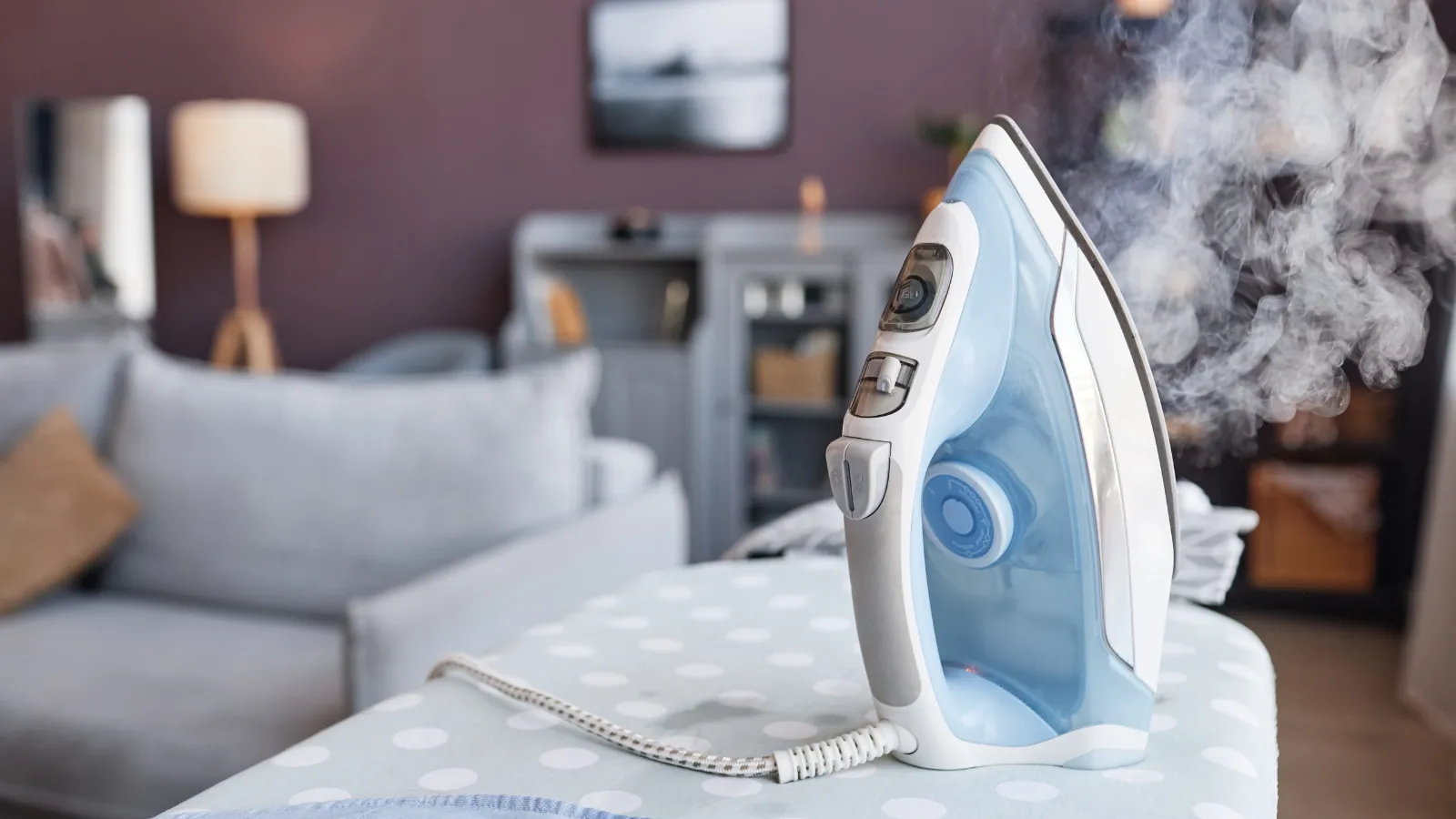 Cara Menggunakan Setrika Uap