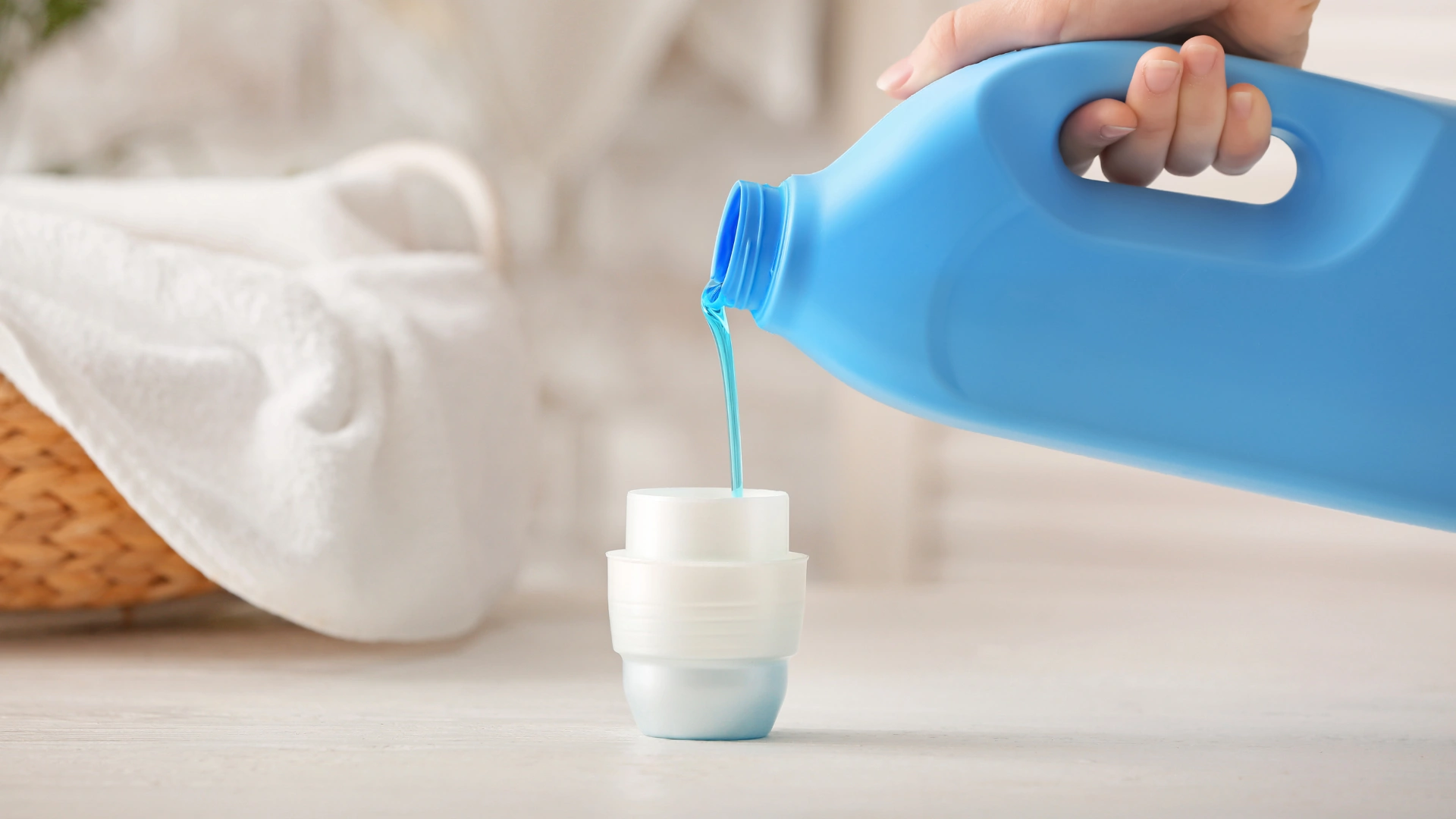 Takaran deterjen cair untuk mesin cuci